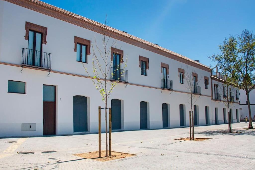 Live Like A Local In Contemporary Duplex Séville