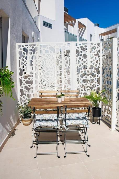 Live Like A Local In Contemporary Duplex Appartement Séville