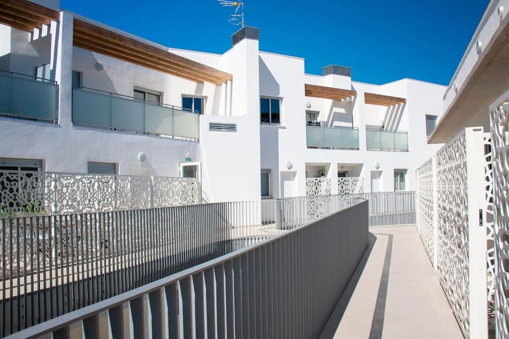 Live Like A Local In Contemporary Duplex Séville