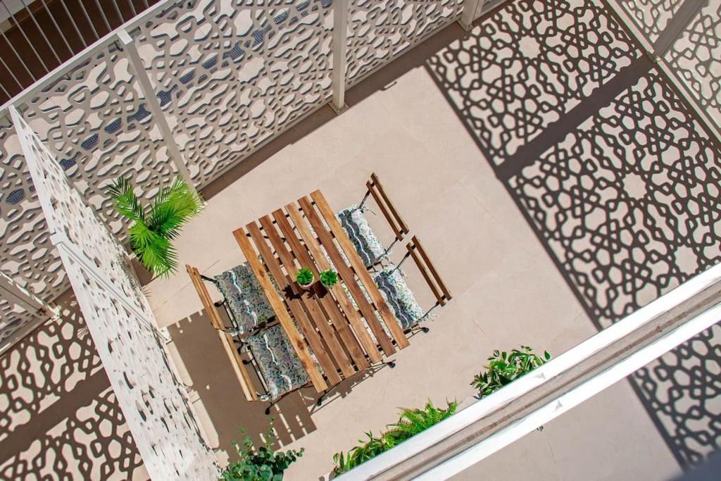 Live Like A Local In Contemporary Duplex Appartement *