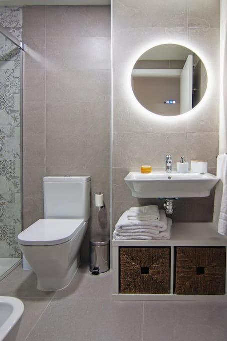 Live Like A Local In Contemporary Duplex *