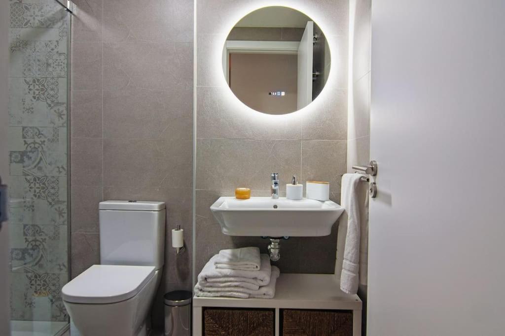 Live Like A Local In Contemporary Duplex Séville