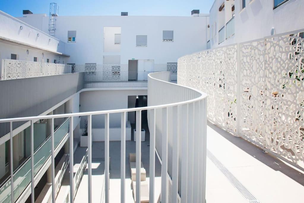 Live Like A Local In Contemporary Duplex Appartement *