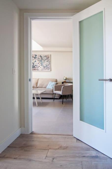 Live Like A Local In Contemporary Duplex Séville