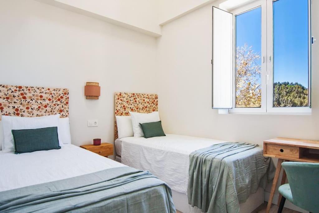 Live Like A Local In Contemporary Duplex Appartement Séville