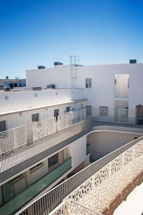 Live Like A Local In Contemporary Duplex * Séville