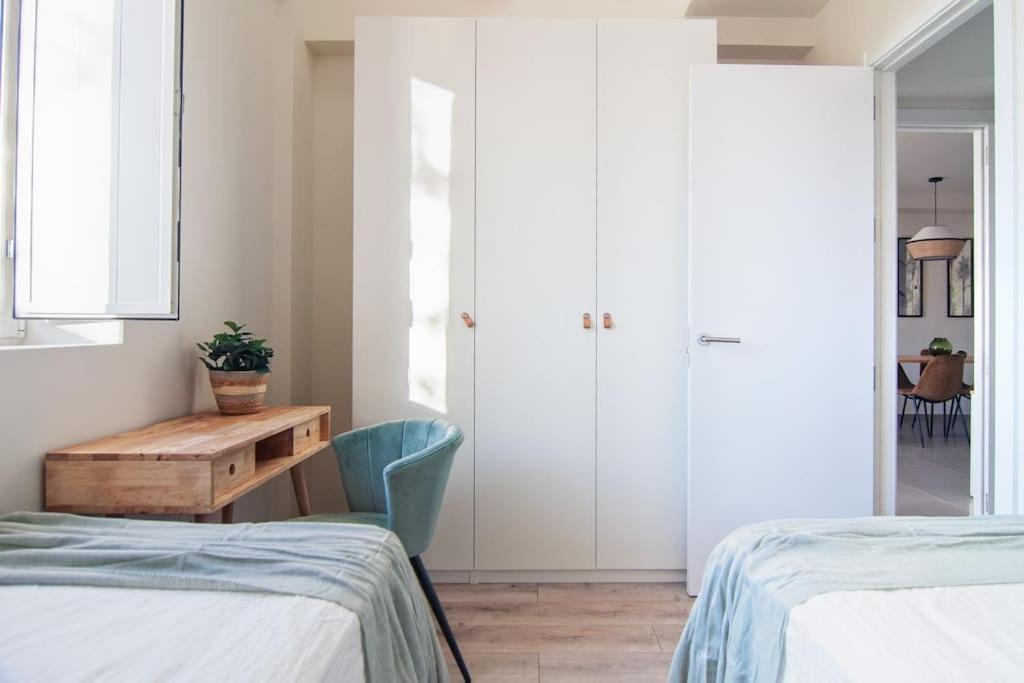 Live Like A Local In Contemporary Duplex * Séville